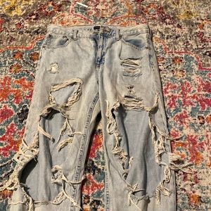 Absolutely in love with these jeans were worn a good amount